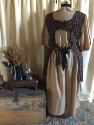 Ladies Horse and Buggy Apron - Short