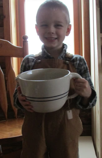 Pottery Two Quart Batter Bowl